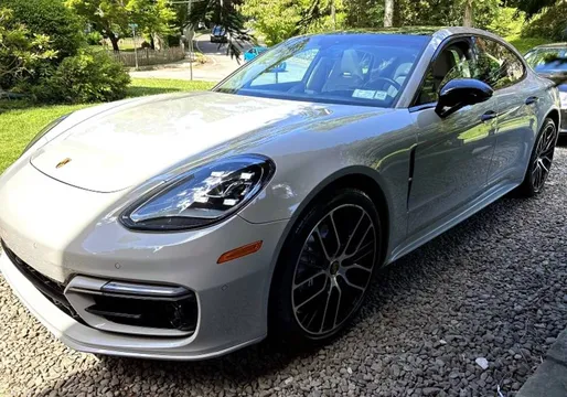 2023 Porsche Panamera 4 Platinum Edition