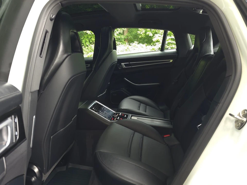 2023 Porsche 971 Panamera - Image 14 of 31