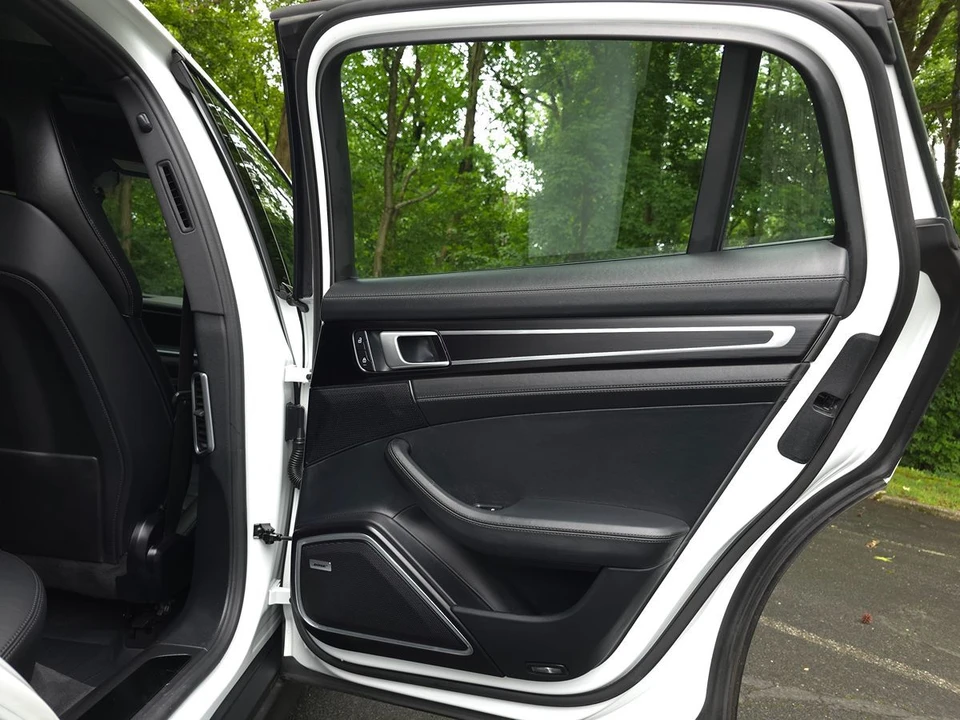 2023 Porsche 971 Panamera - Image 26 of 31