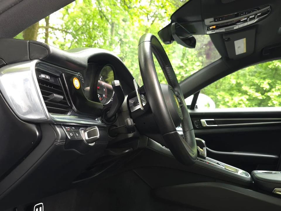 2023 Porsche 971 Panamera - Image 30 of 31