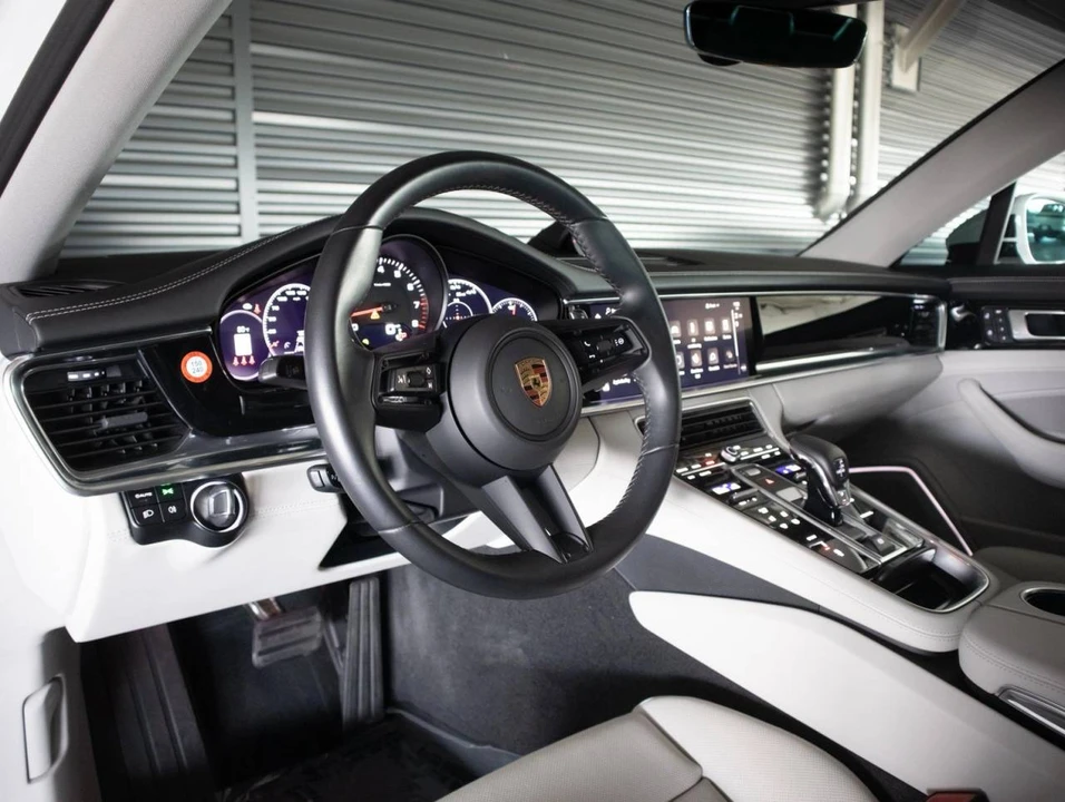 2023 Porsche 971 Panamera Sport Turismo - Image 4 of 5