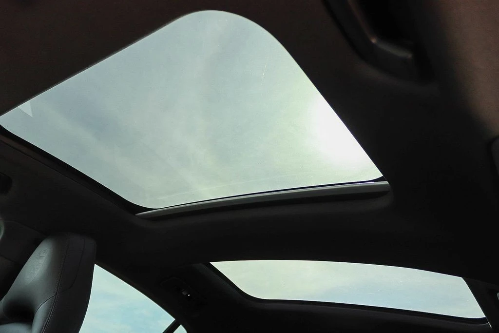 2023 Porsche 971 Panamera - Image 28 of 31