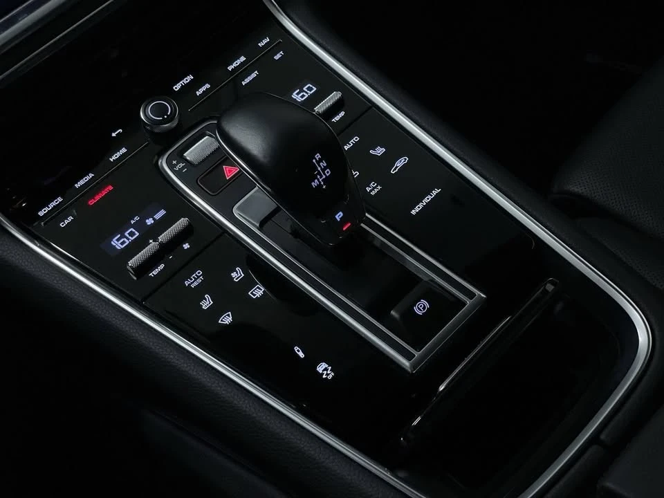 2023 Porsche 971 Panamera - Image 16 of 20