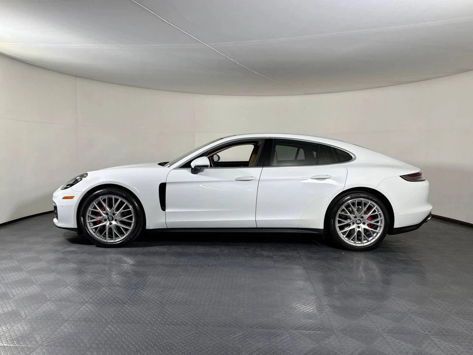 2023 Porsche 971 Panamera 4S - Image 2 of 5