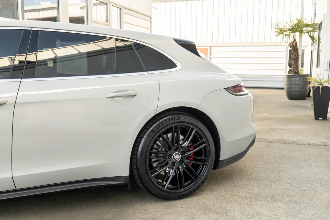 2023 Porsche 971 Panamera 4S - Image 4 of 31