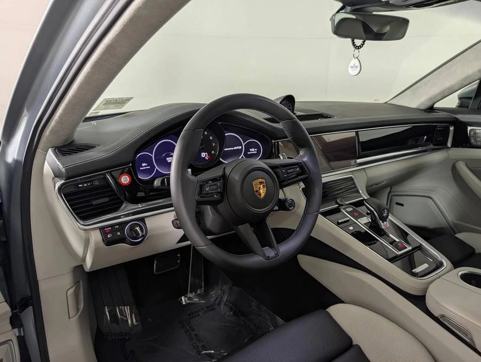 2023 Porsche 971 Panamera GTS - Image 4 of 5