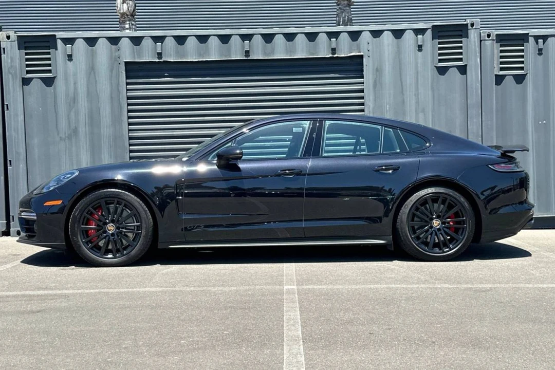 2023 Porsche 971 Panamera GTS - Image 2 of 5