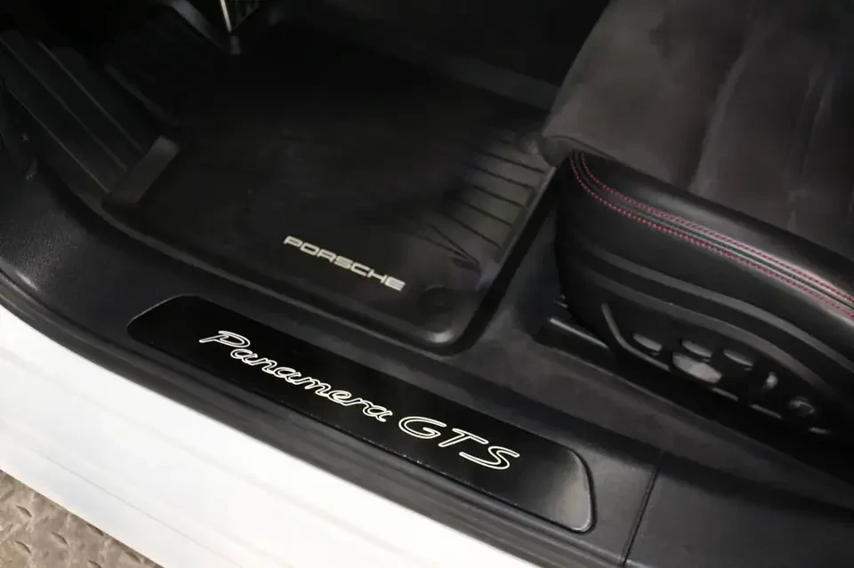 2023 Porsche 971 Panamera GTS - Image 10 of 14