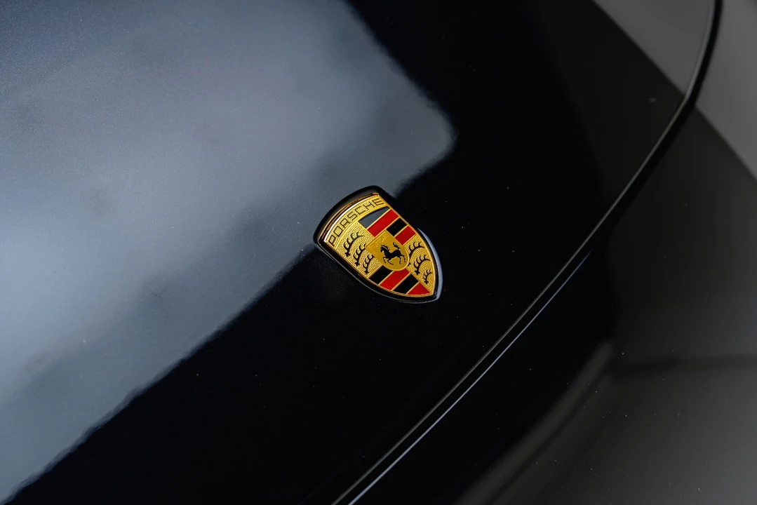 2023 Porsche 971 Panamera Sport Turismo - Image 19 of 31