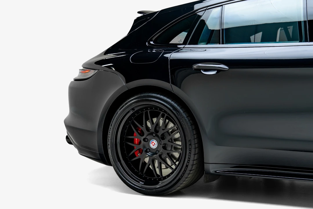 2023 Porsche 971 Panamera Sport Turismo - Image 16 of 31