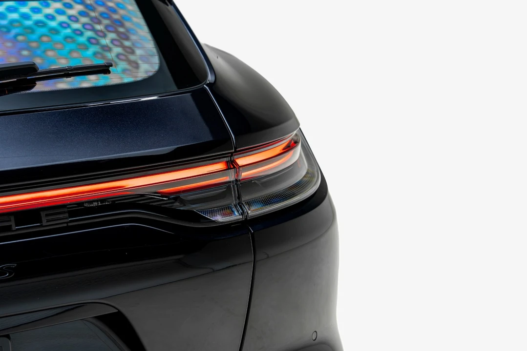 2023 Porsche 971 Panamera Sport Turismo - Image 23 of 31