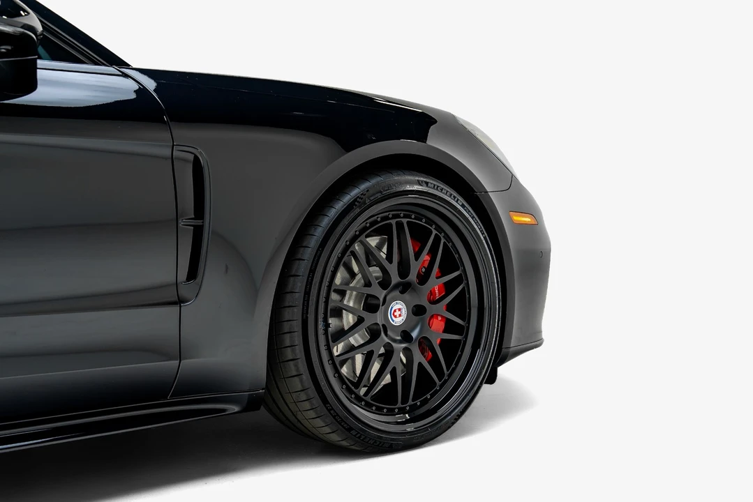 2023 Porsche 971 Panamera Sport Turismo - Image 13 of 31
