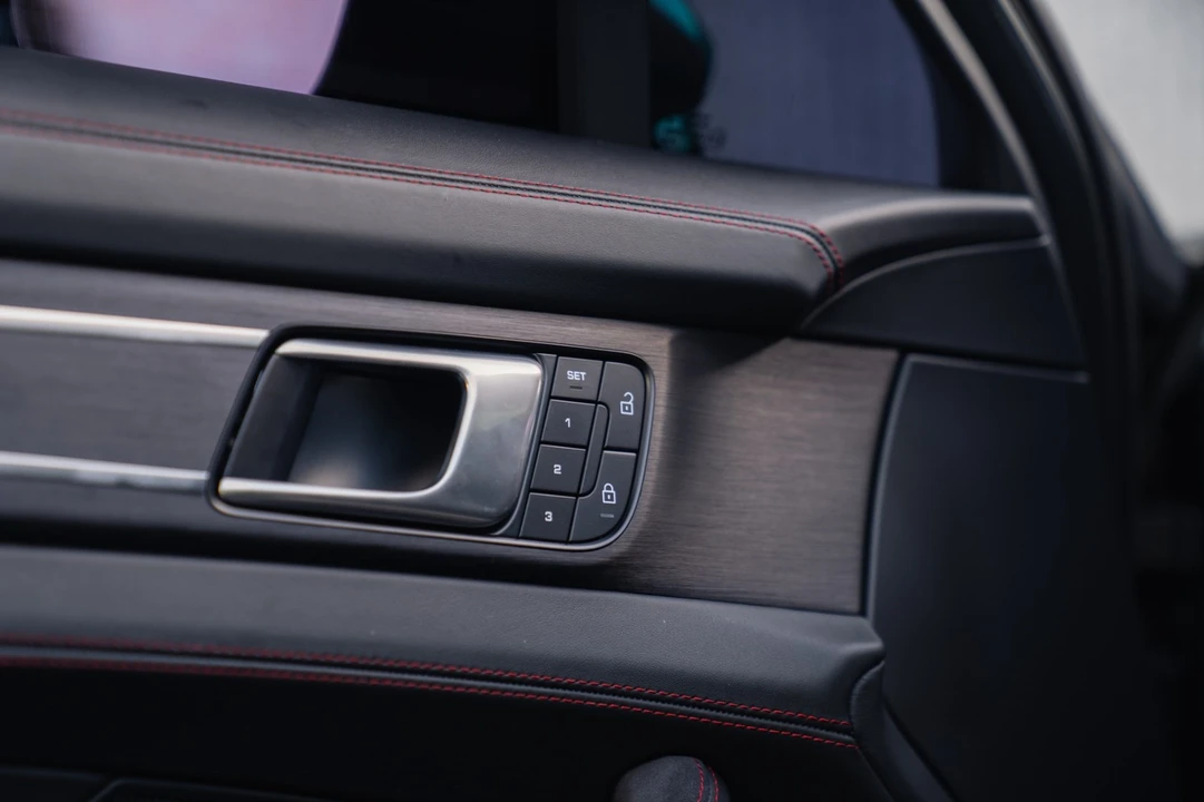 2023 Porsche 971 Panamera GTS - Image 23 of 31