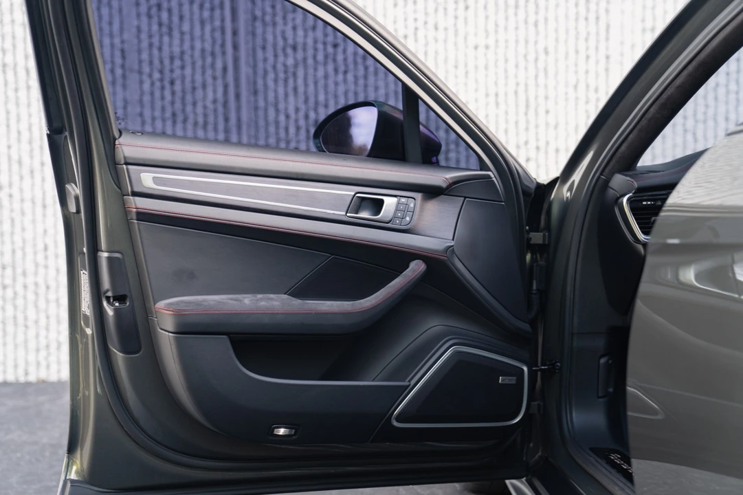 2023 Porsche 971 Panamera GTS - Image 22 of 31