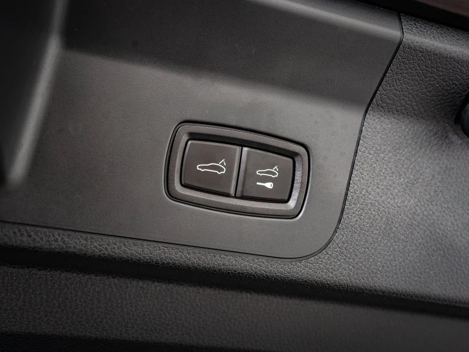2023 Porsche 971 Panamera GTS - Image 19 of 21