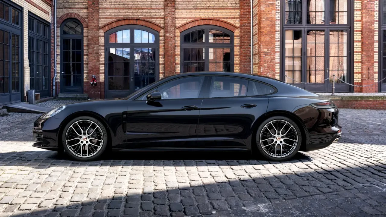 2023 Porsche 976 Panamera - Image 2 of 12