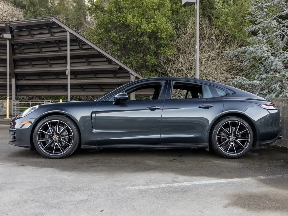 2023 Porsche 971 Panamera - Image 2 of 6