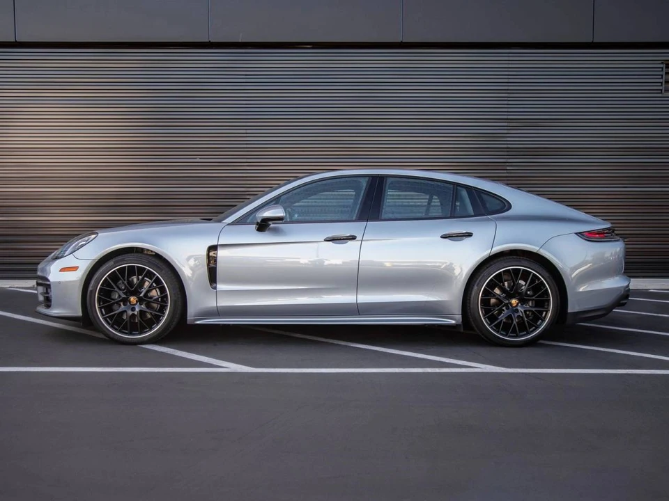 2023 Porsche 971 Panamera - Image 2 of 5