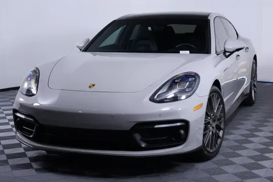 2023 Porsche Panamera Platinum Edition