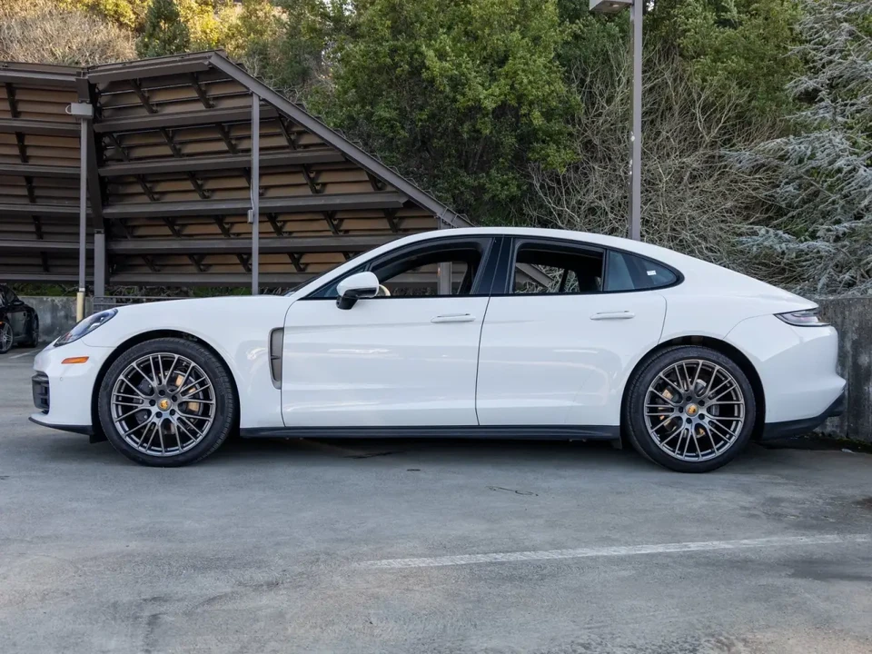 2023 Porsche 971 Panamera - Image 2 of 11
