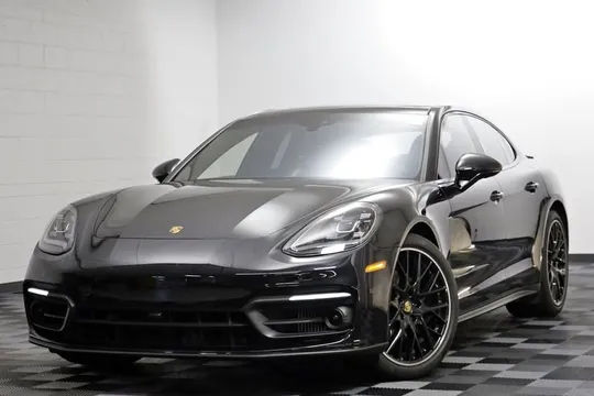 2023 Porsche Panamera Platinum Edition