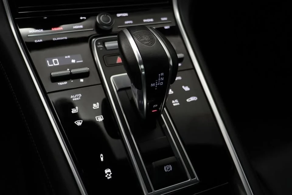 2023 Porsche 971 Panamera - Image 11 of 19