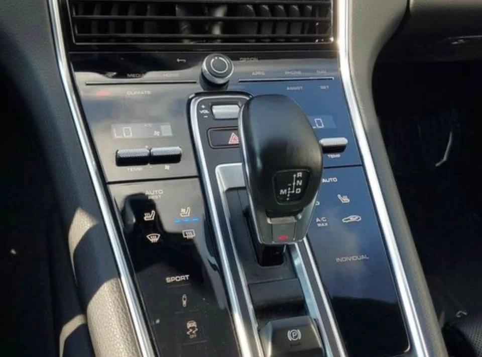 2023 Porsche 971 Panamera - Image 9 of 16
