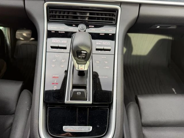 2023 Porsche 971 Panamera - Image 18 of 25