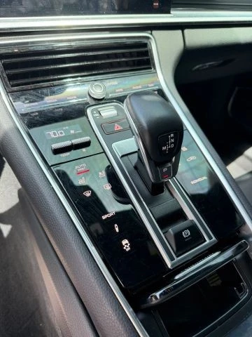 2023 Porsche 971 Panamera - Image 19 of 31