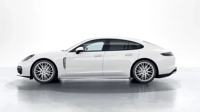 2023 Porsche 971 Panamera - Image 14 of 30