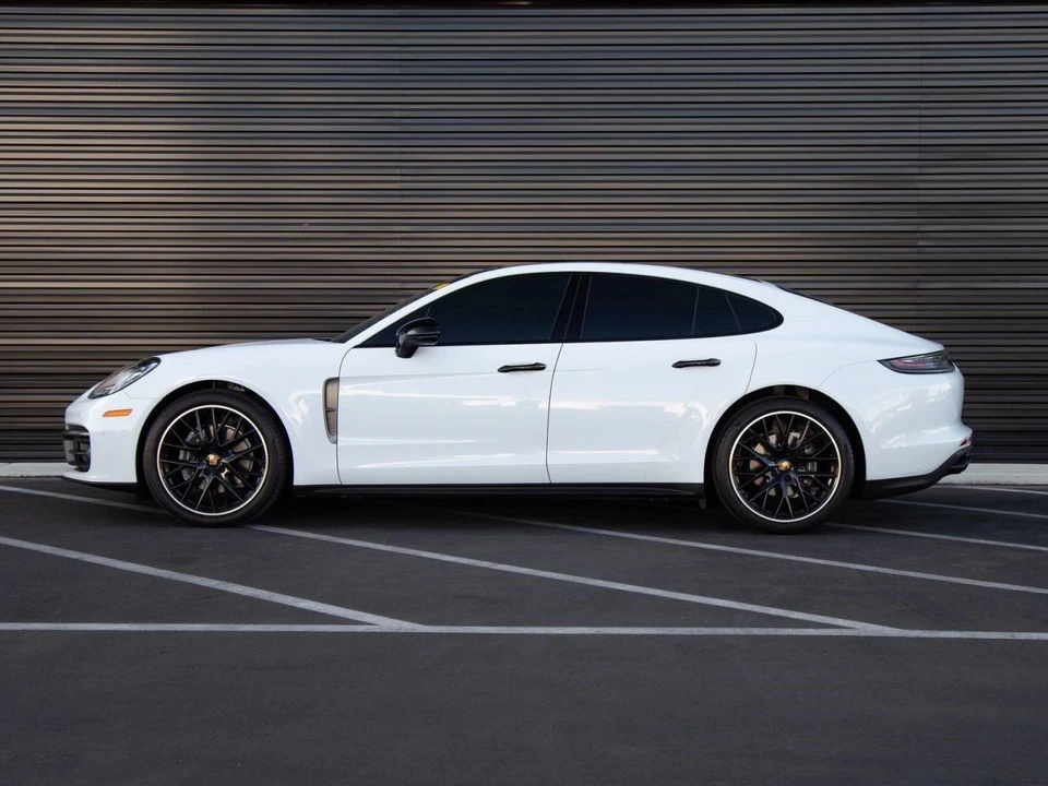 2023 Porsche 971 Panamera - Image 2 of 5