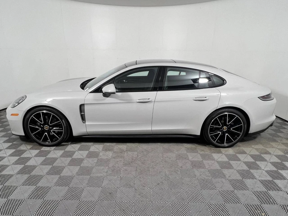 2023 Porsche 971 Panamera - Image 2 of 5