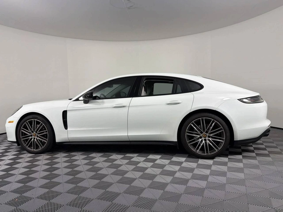 2023 Porsche 971 Panamera - Image 2 of 5
