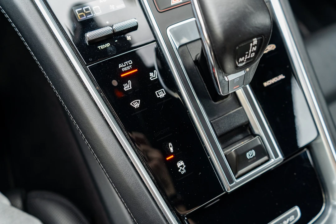 2023 Porsche 971 Panamera Turbo - Image 30 of 31
