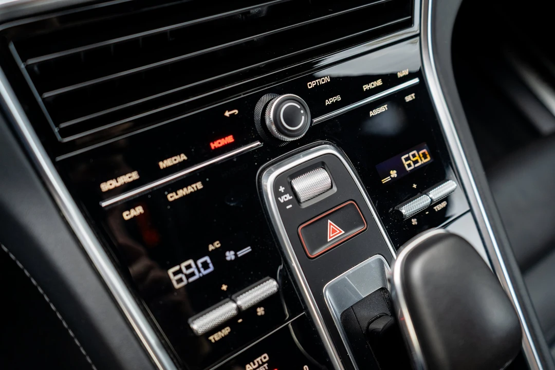 2023 Porsche 971 Panamera Turbo - Image 29 of 31
