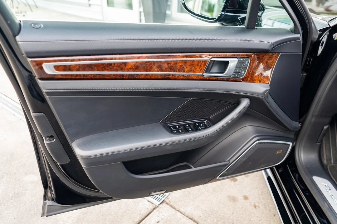 2023 Porsche 971 Panamera Turbo - Image 10 of 31