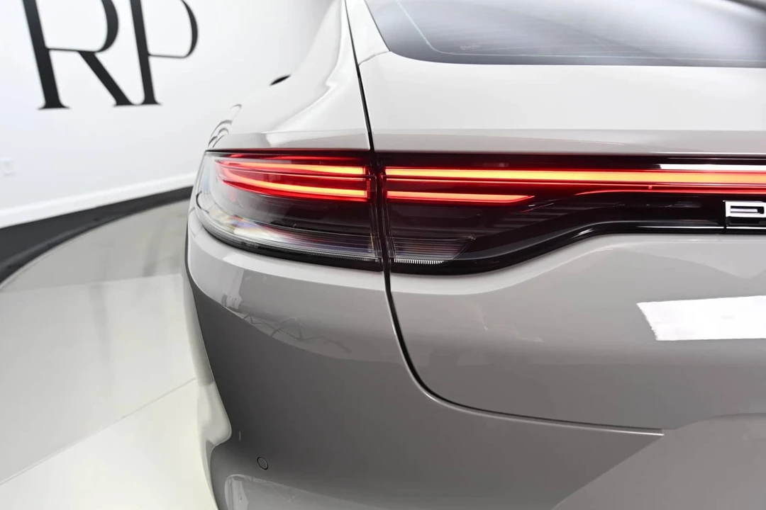 2023 Porsche 971 Panamera Turbo - Image 16 of 24