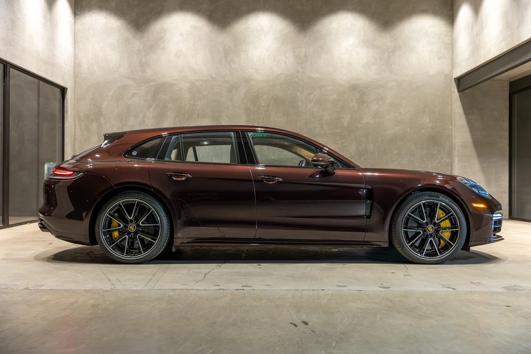 2023 Porsche 971 Panamera Sport Turismo - Image 26 of 31