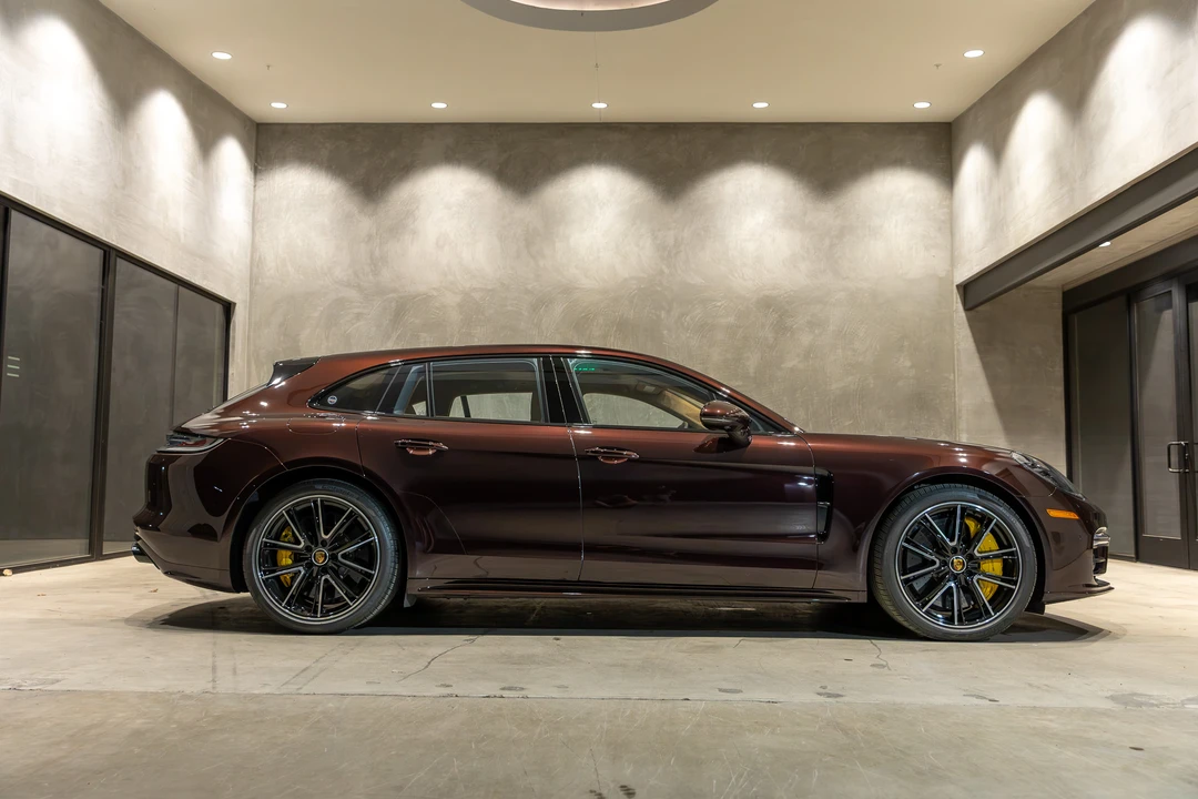 2023 Porsche 971 Panamera Sport Turismo - Image 28 of 31