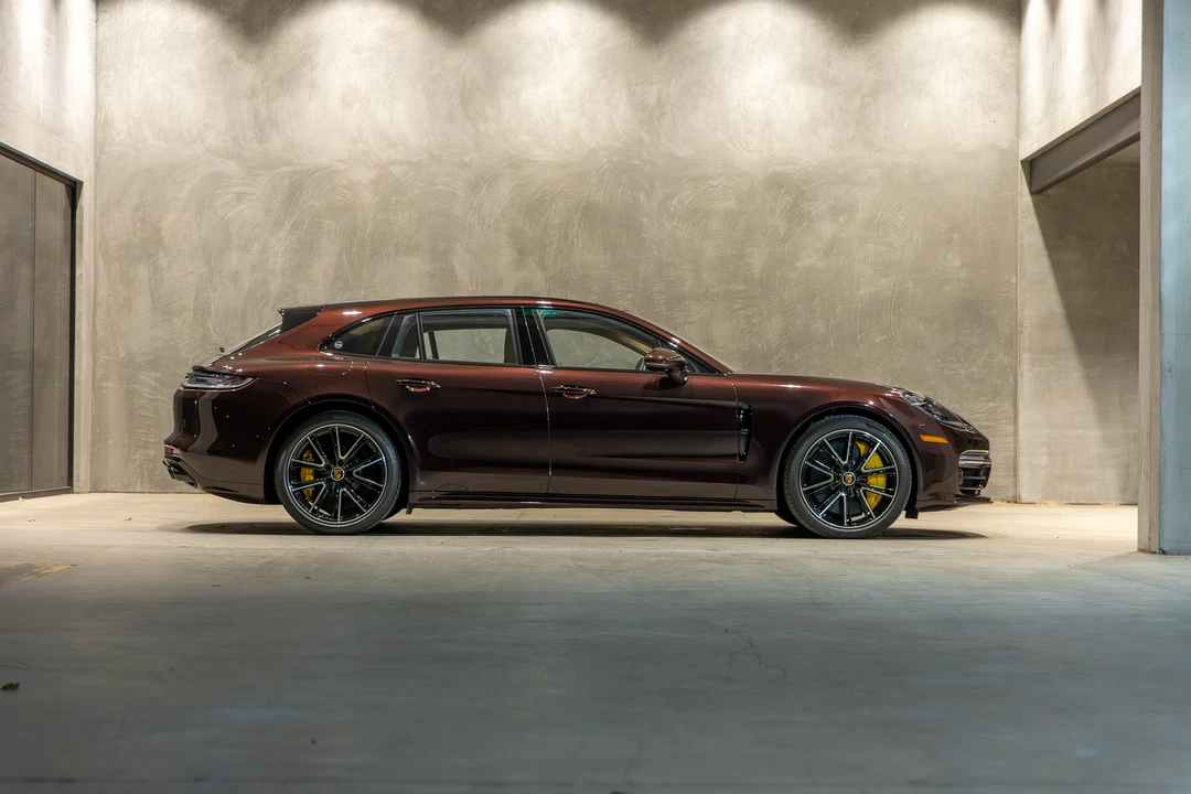 2023 Porsche 971 Panamera Sport Turismo - Image 24 of 31