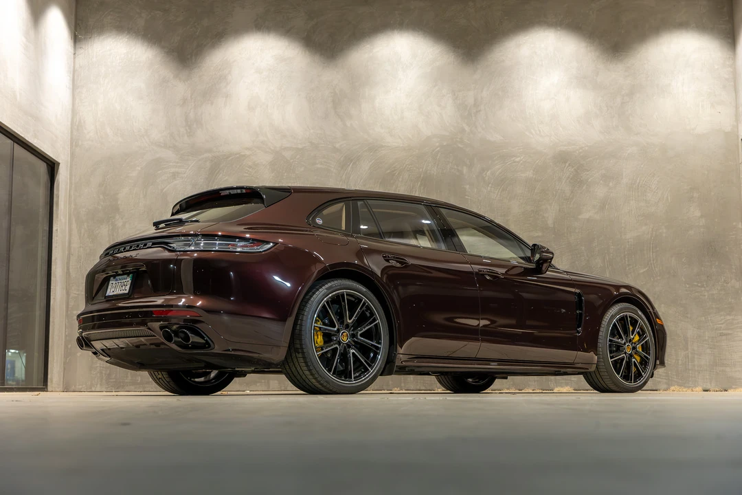 2023 Porsche 971 Panamera Sport Turismo - Image 29 of 31