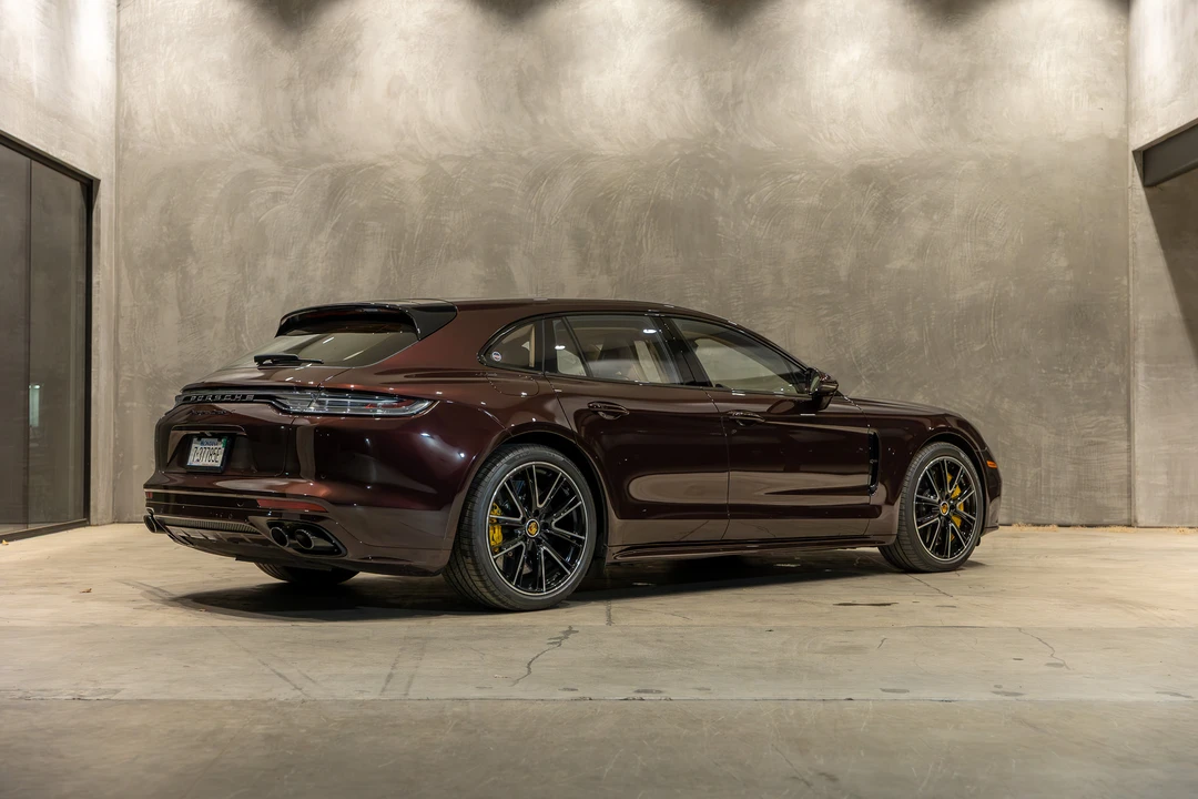 2023 Porsche 971 Panamera Sport Turismo - Image 30 of 31