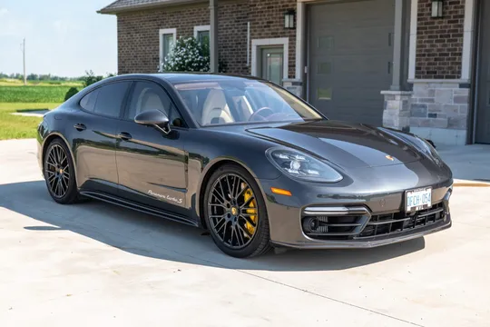 2023 Porsche Panamera Turbo S