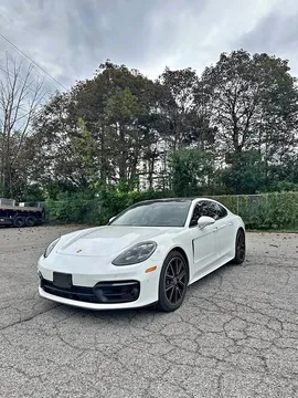 2023 Porsche Panamera 4