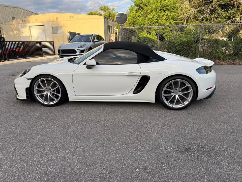 2023 Porsche 718 Boxster Spyder - Image 8 of 19