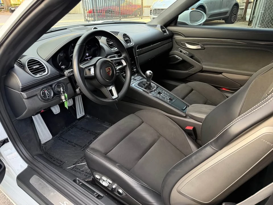 2023 Porsche 718 Boxster Spyder - Image 11 of 19