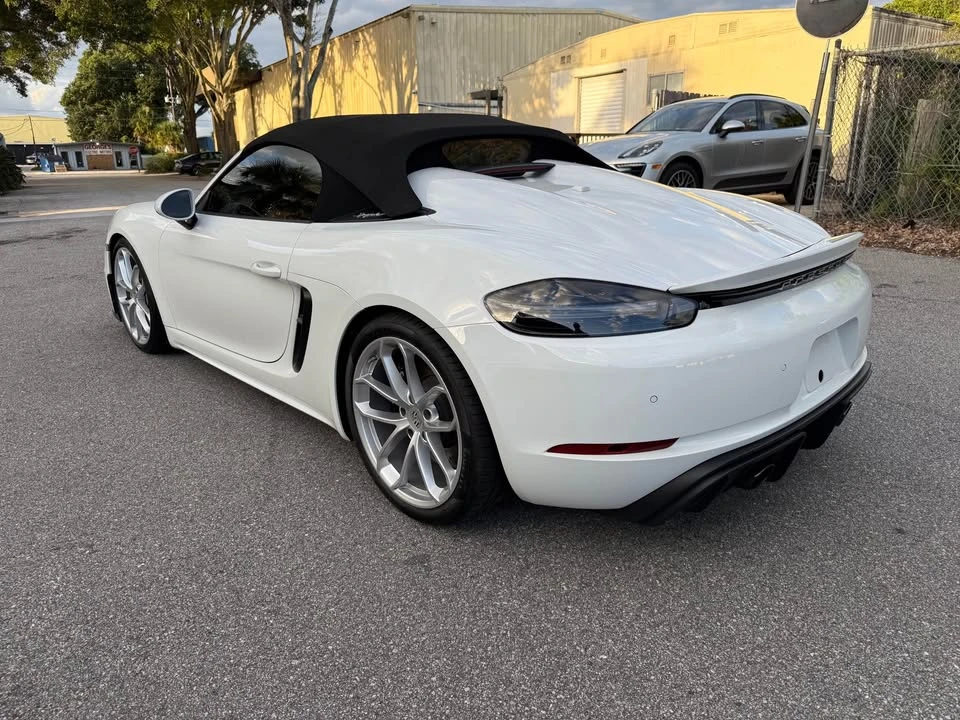 2023 Porsche 718 Boxster Spyder - Image 7 of 19