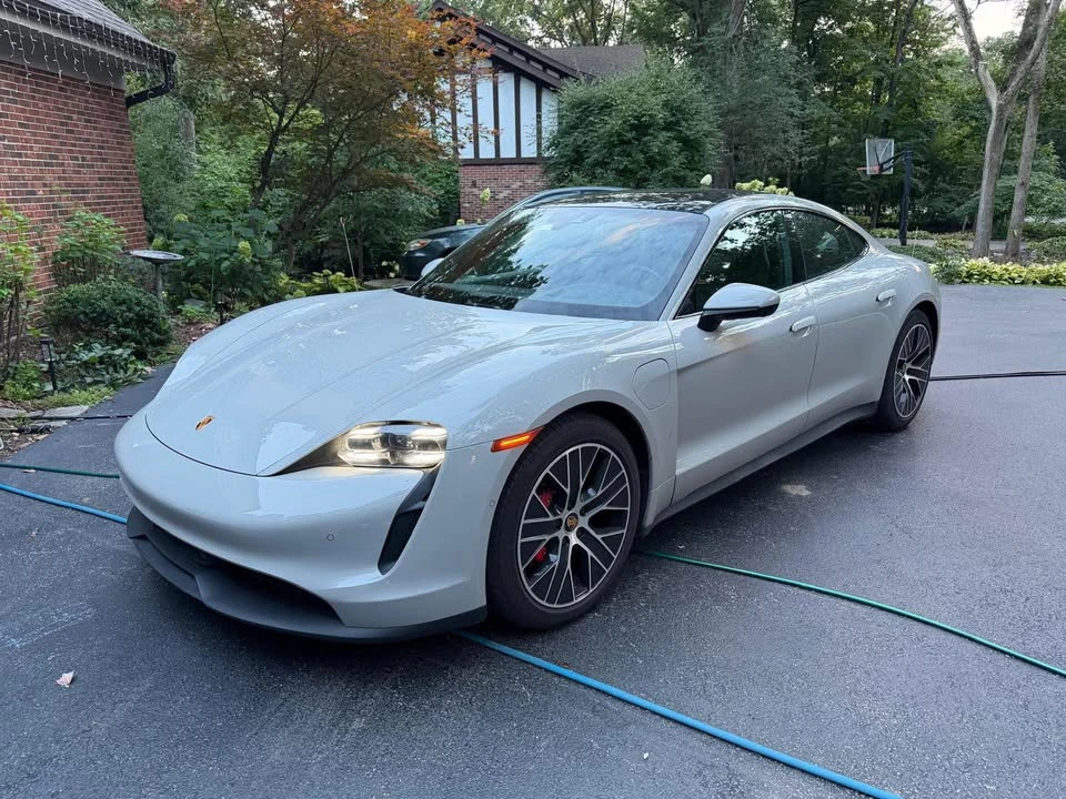 2023 Porsche Taycan 4S - Image 5 of 6