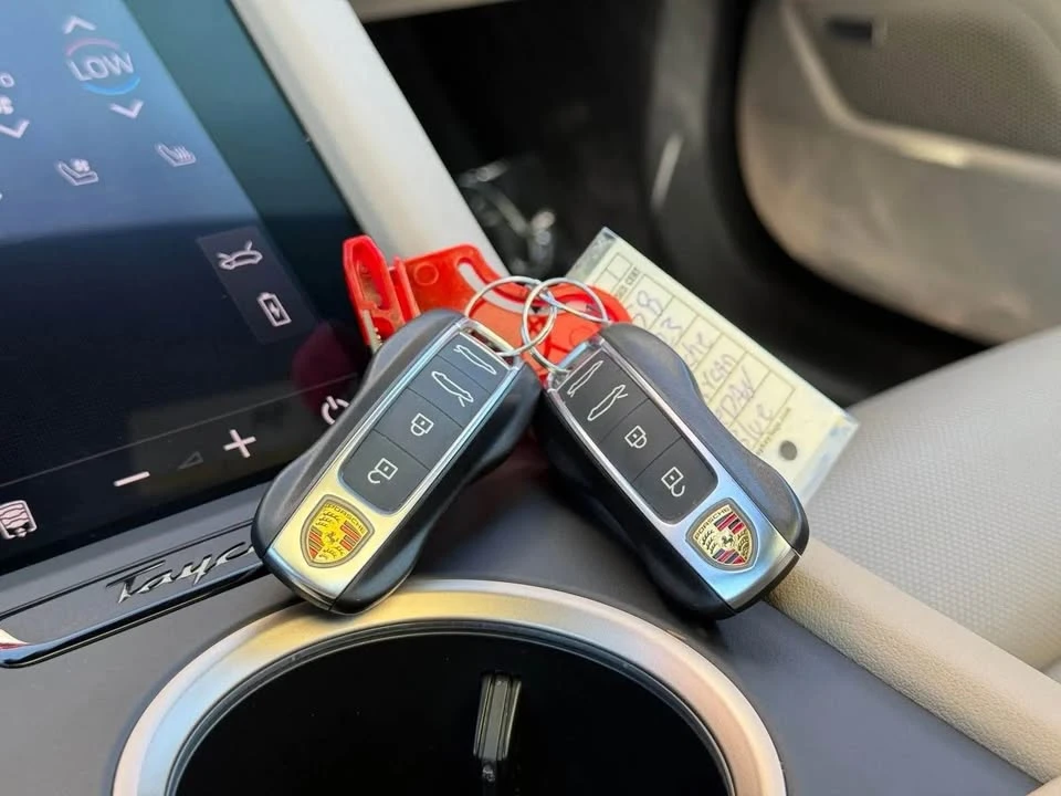 2023 Porsche Taycan - Image 14 of 19