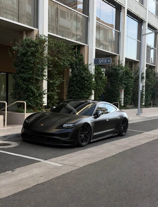 2023 Porsche Taycan - Image 3 of 4